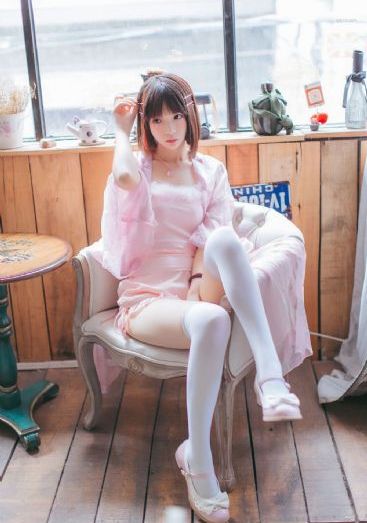 张津瑜视频未删减版_十万网红美女美酱
